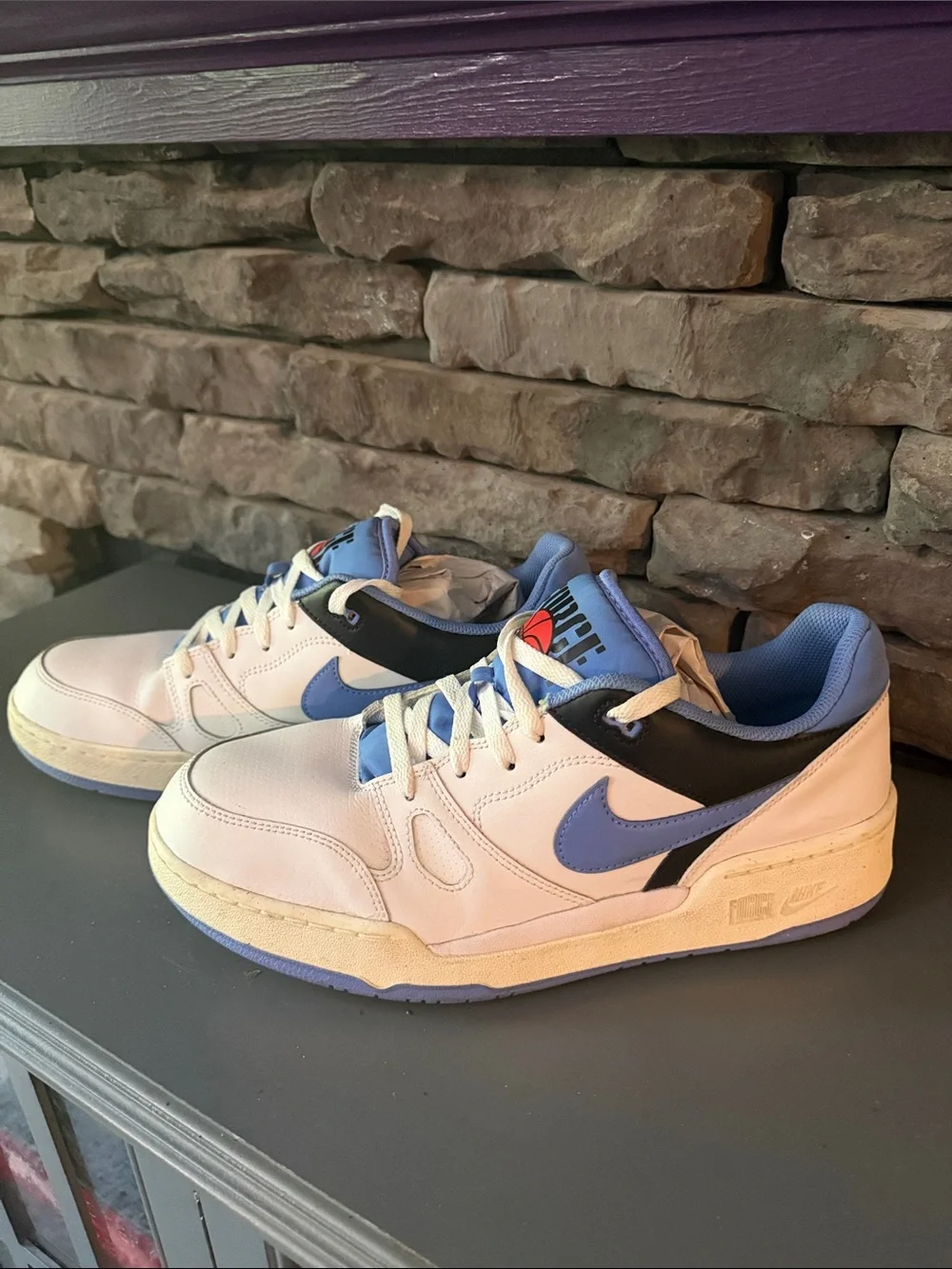 Nike White & Light Blue Low Top Sneakers
